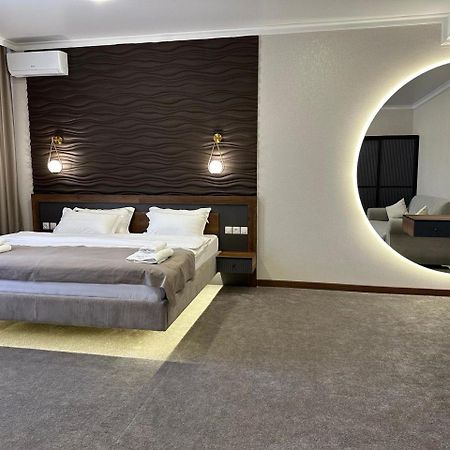 Grand Way Hotel Taraz Exterior photo